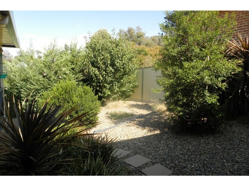 2 Hambrook Place, Young NSW 2594