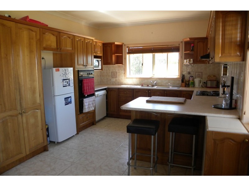 20 Osbournes Lane, Young NSW 2594