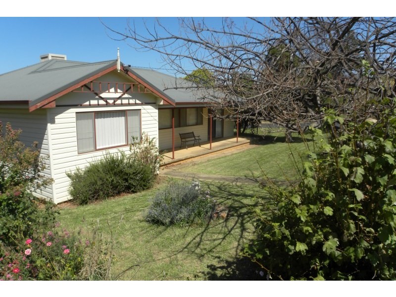 45 Fontenoy Street, Young NSW 2594