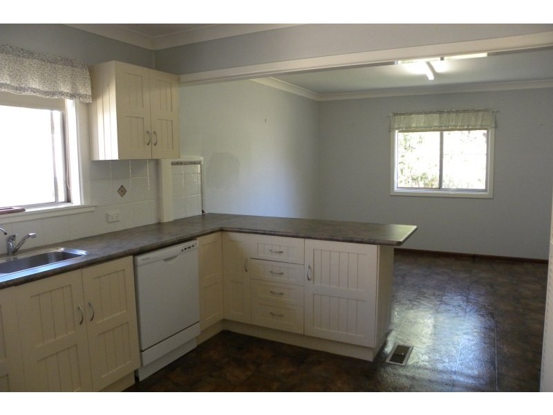 45 Fontenoy Street, Young NSW 2594