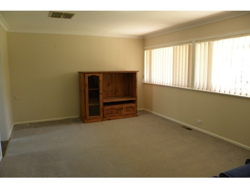 45 Fontenoy Street, Young NSW 2594
