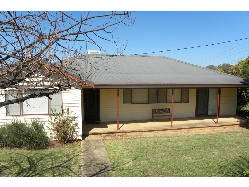 45 Fontenoy Street, Young NSW 2594