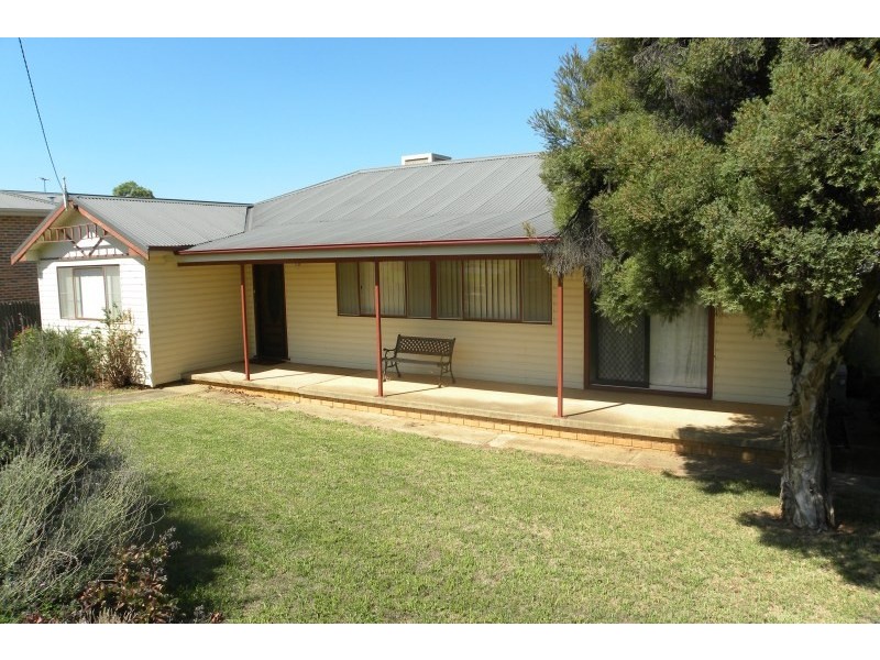 45 Fontenoy Street, Young NSW 2594