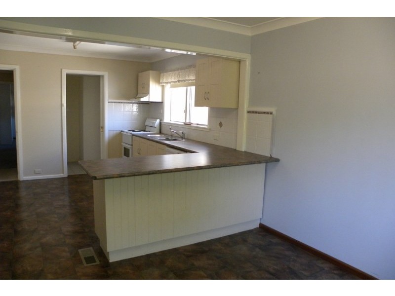 45 Fontenoy Street, Young NSW 2594