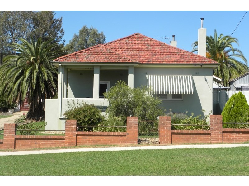 30 Mclerie Street, Young NSW 2594