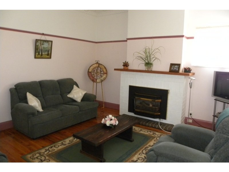 30 Mclerie Street, Young NSW 2594