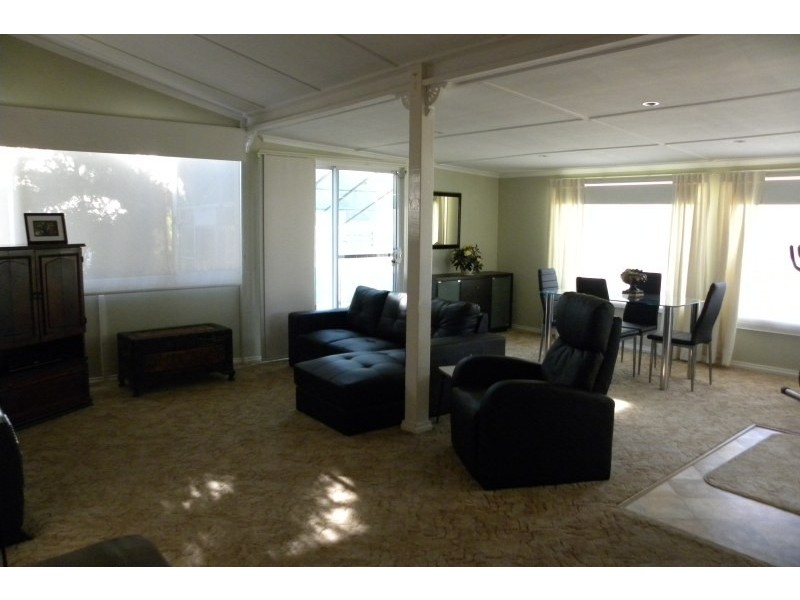30 Mclerie Street, Young NSW 2594