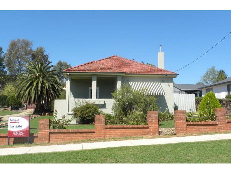 30 Mclerie Street, Young NSW 2594