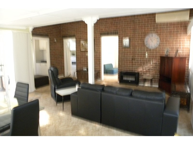 30 Mclerie Street, Young NSW 2594