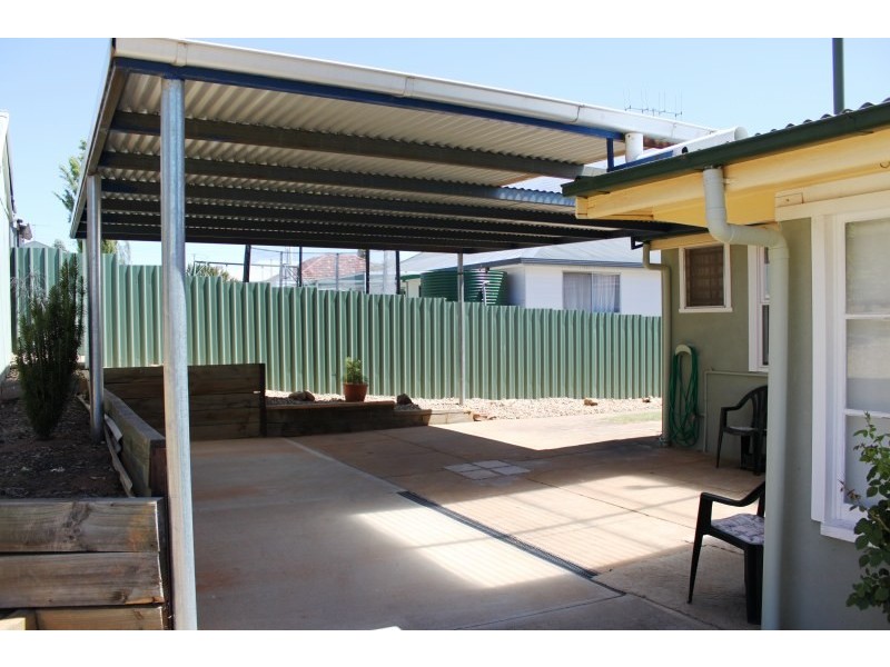30 Mclerie Street, Young NSW 2594
