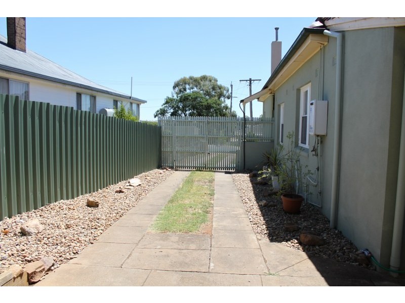 30 Mclerie Street, Young NSW 2594
