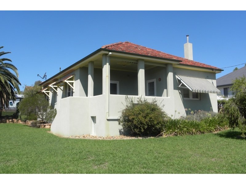 30 Mclerie Street, Young NSW 2594
