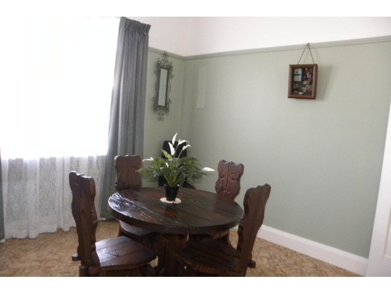 30 Mclerie Street, Young NSW 2594