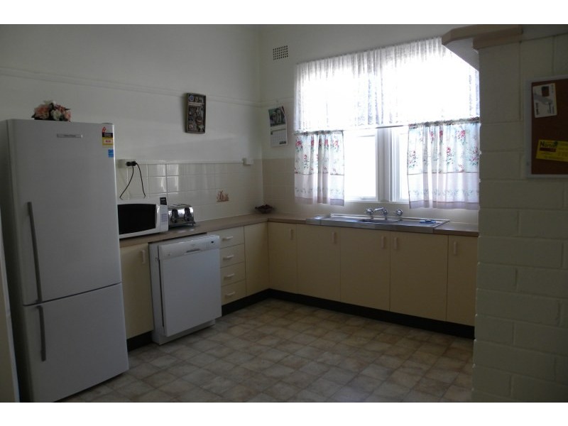 30 Mclerie Street, Young NSW 2594