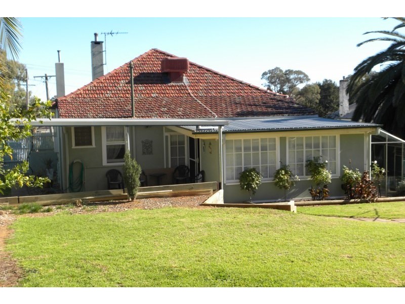 30 Mclerie Street, Young NSW 2594