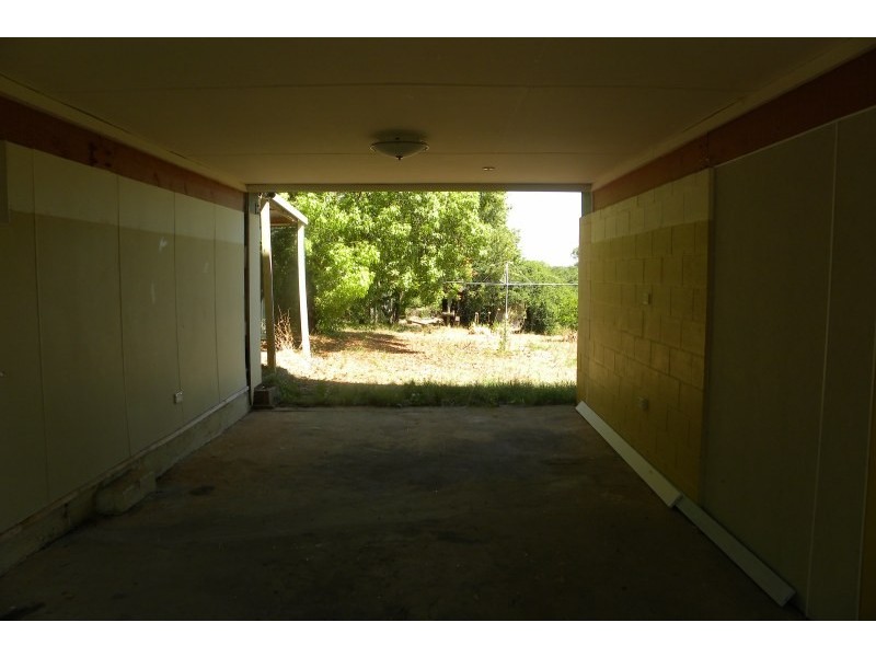 6 Dwyer Drive, Young NSW 2594