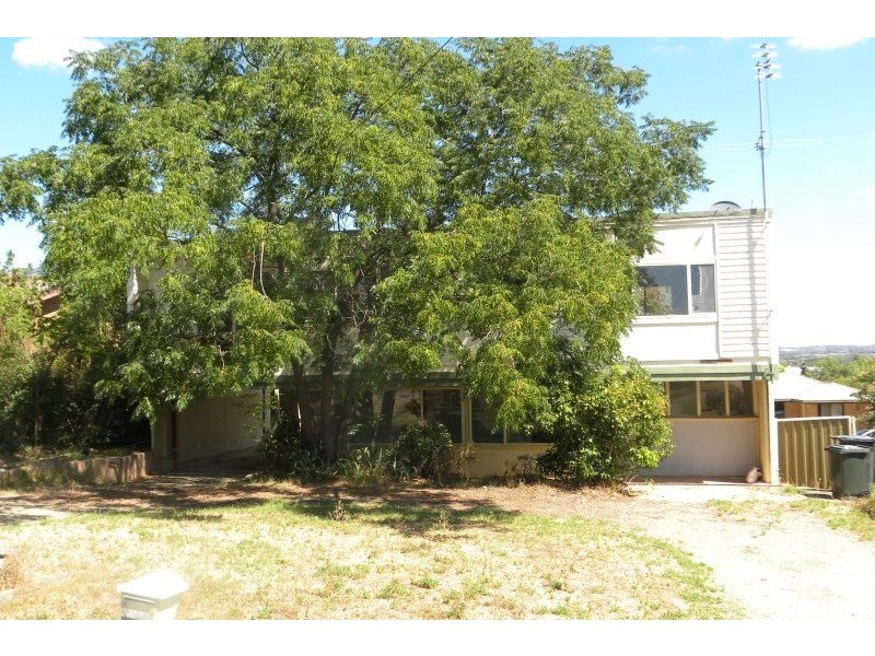 6 Dwyer Drive, Young NSW 2594