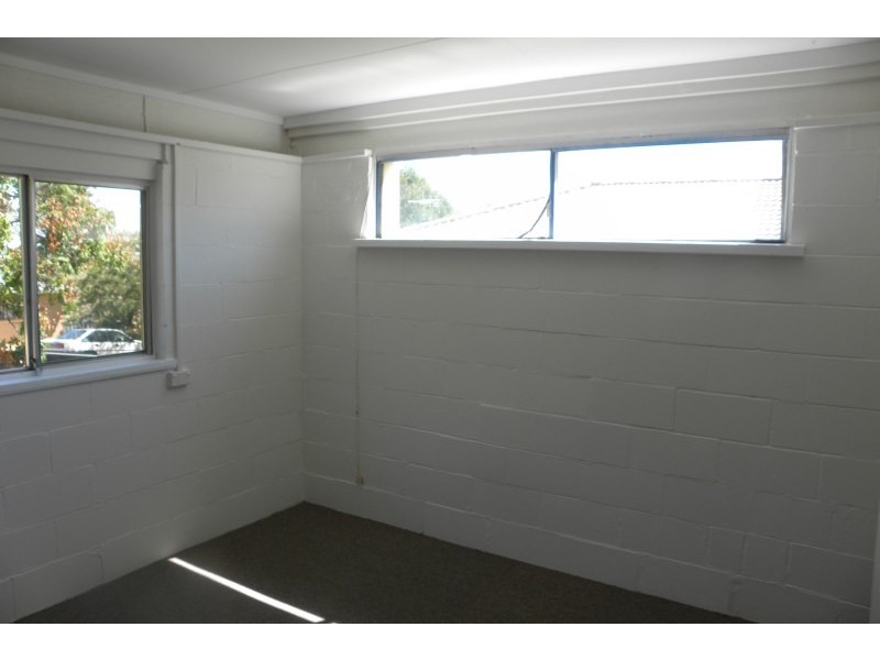 6 Dwyer Drive, Young NSW 2594