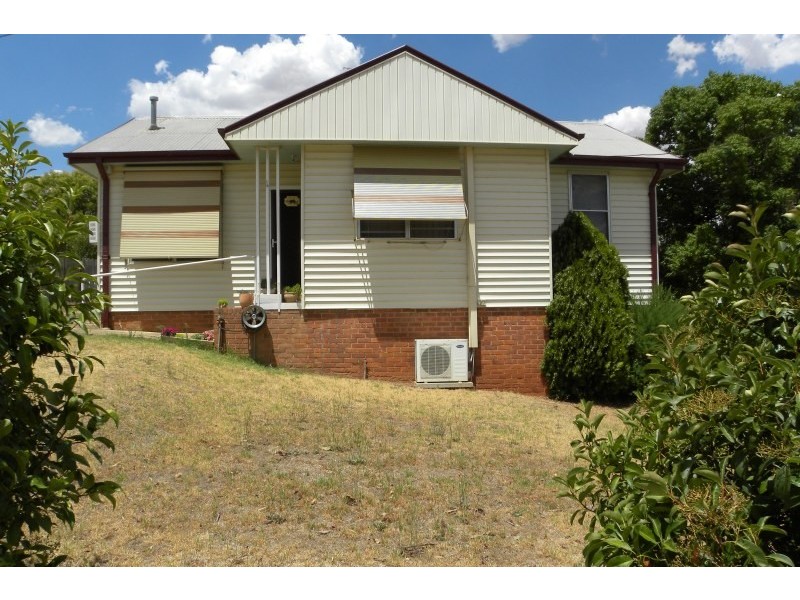 14 Florence Street, Young NSW 2594