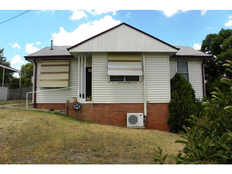 14 Florence Street, Young NSW 2594