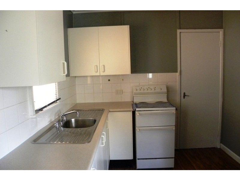 112 Berthong Street, Young NSW 2594