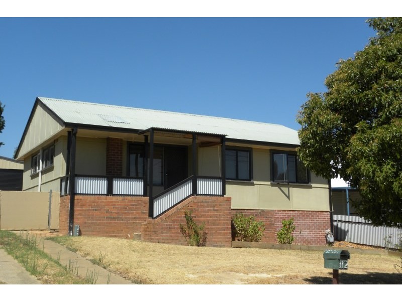 112 Berthong Street, Young NSW 2594