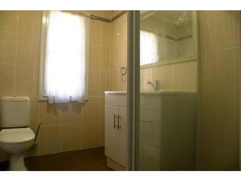 112 Berthong Street, Young NSW 2594