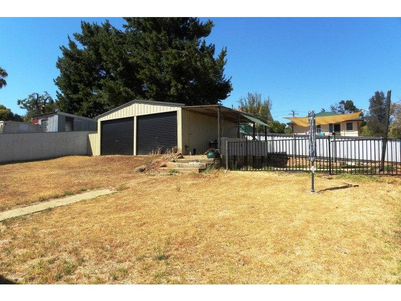 112 Berthong Street, Young NSW 2594