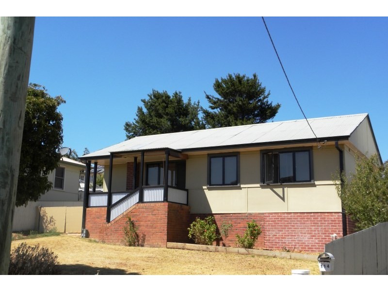 112 Berthong Street, Young NSW 2594