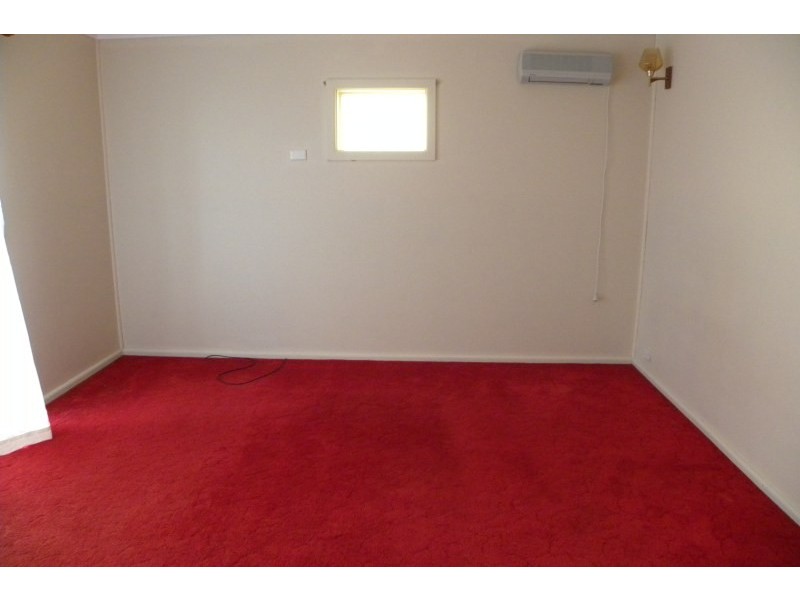 12 Milong Street, Young NSW 2594