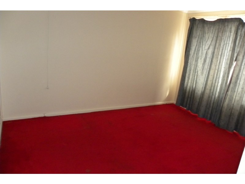 12 Milong Street, Young NSW 2594
