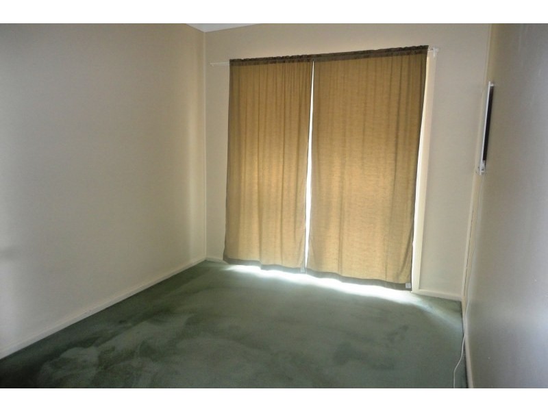 12 Milong Street, Young NSW 2594