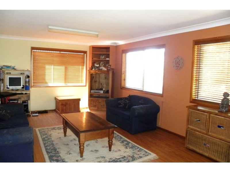 89 Fontenoy Street, Young NSW 2594