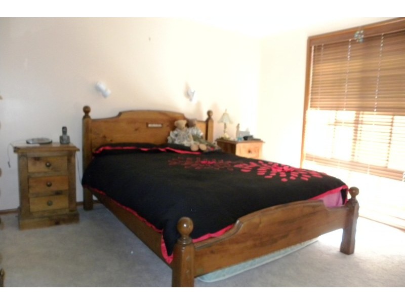 89 Fontenoy Street, Young NSW 2594