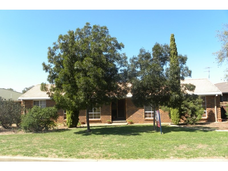 89 Fontenoy Street, Young NSW 2594