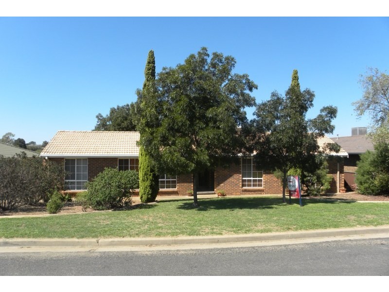 89 Fontenoy Street, Young NSW 2594