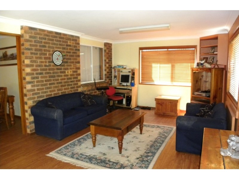 89 Fontenoy Street, Young NSW 2594