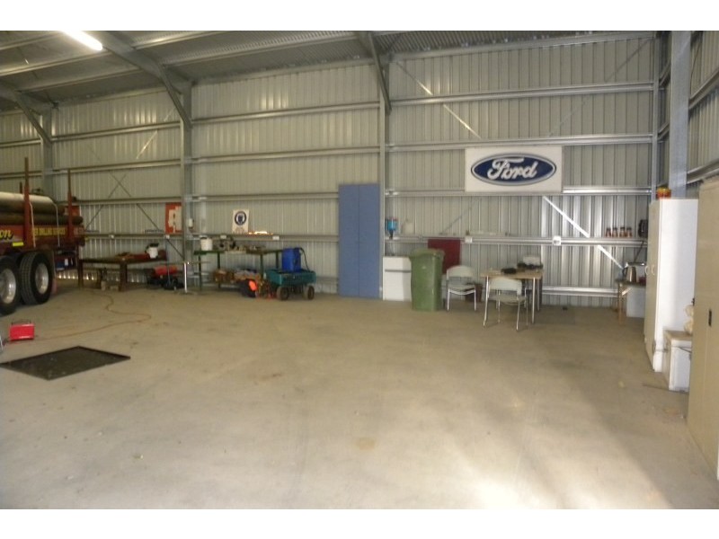 93 Old Temora Road, Young NSW 2594