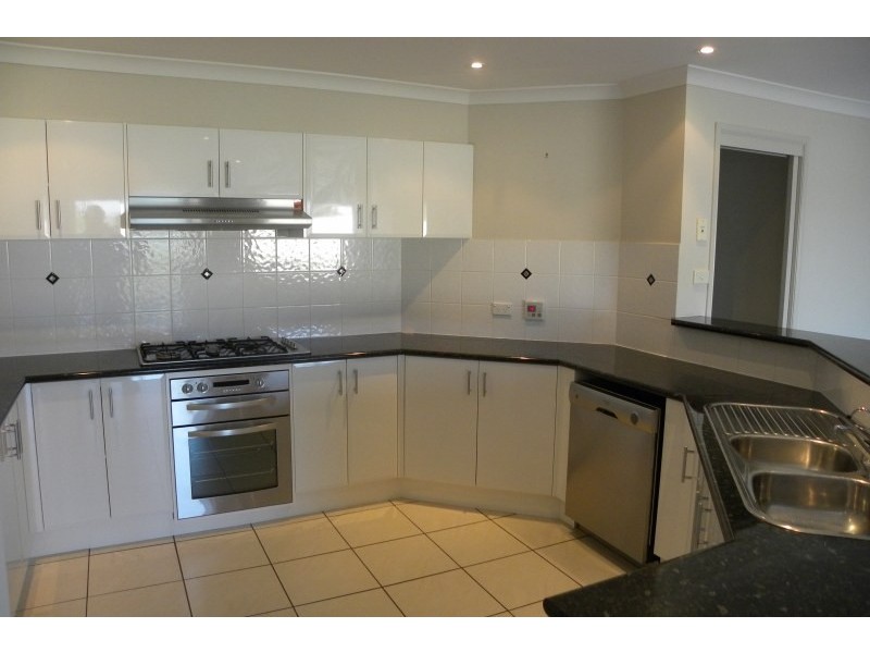 14 Settlers Place, Young NSW 2594