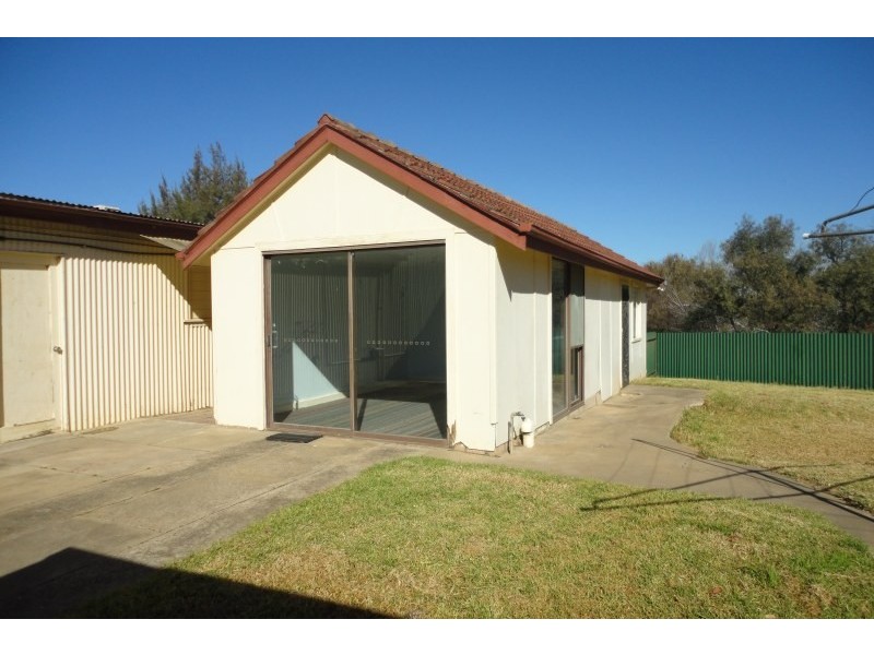 344 Boorowa Street, Young NSW 2594