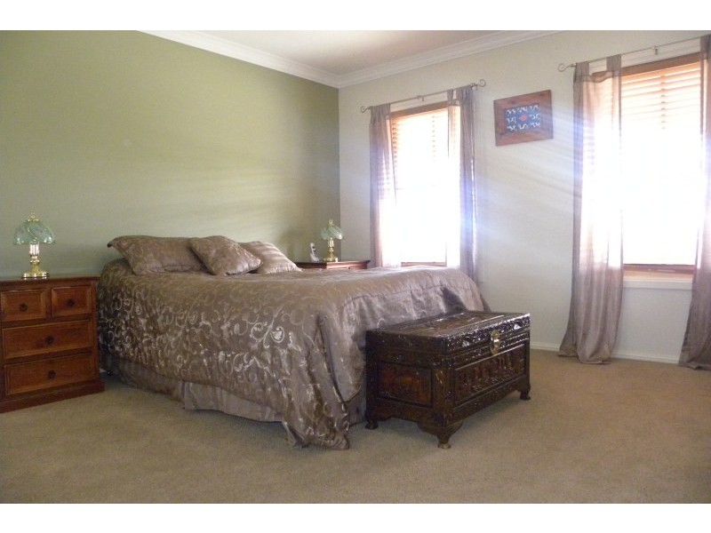 6 Jake Miller Place, Young NSW 2594