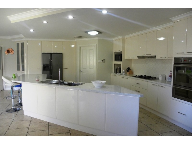 6 Jake Miller Place, Young NSW 2594