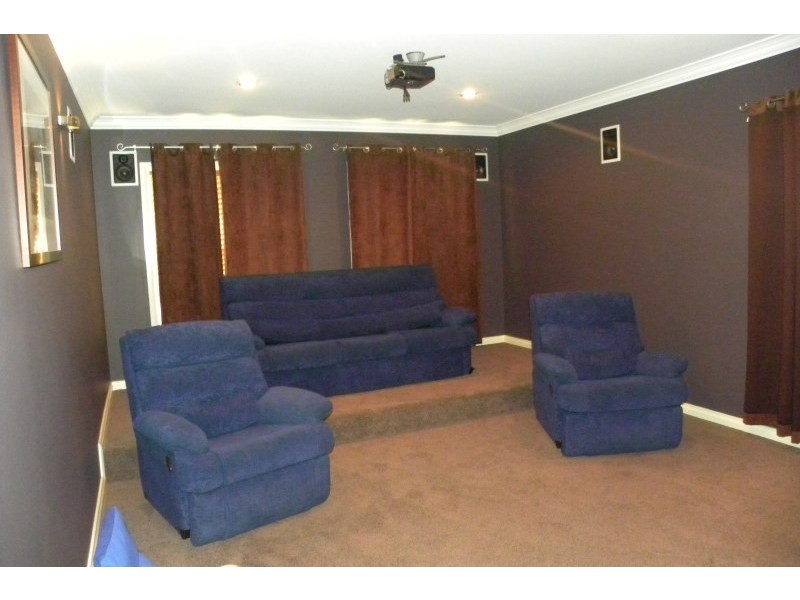 6 Jake Miller Place, Young NSW 2594