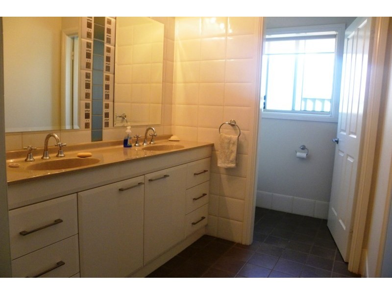 6 Jake Miller Place, Young NSW 2594