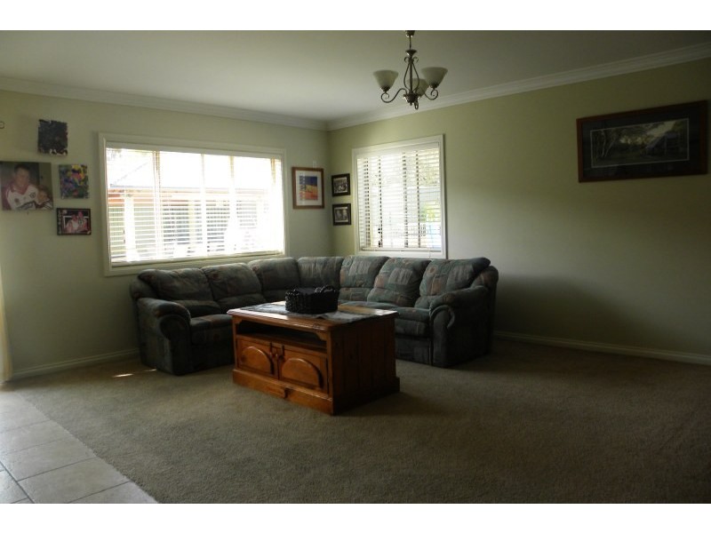 6 Jake Miller Place, Young NSW 2594