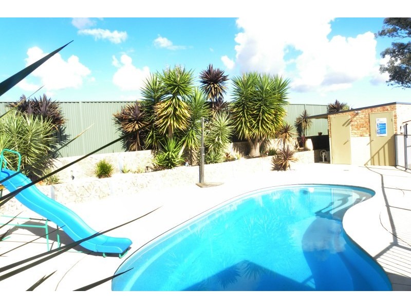 6 Jake Miller Place, Young NSW 2594