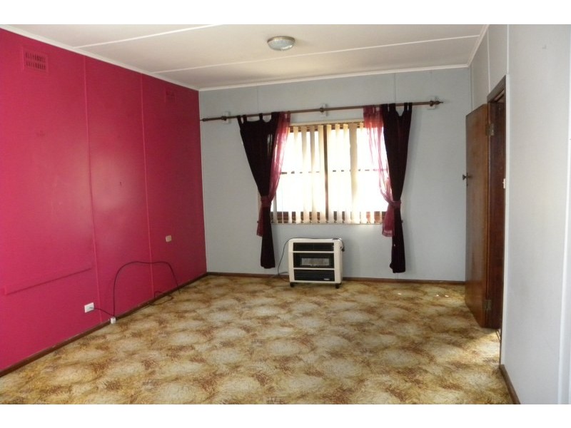 3 Main Street, Young NSW 2594