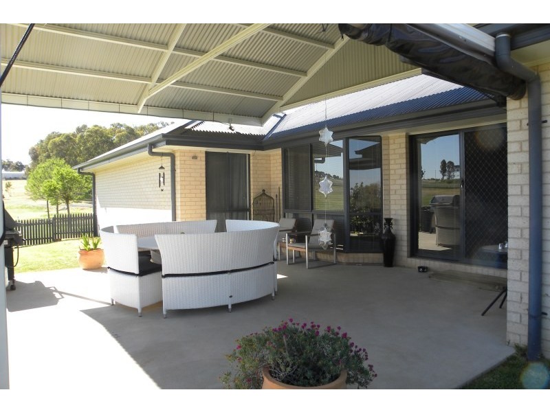 158 Chums Lane, Young NSW 2594