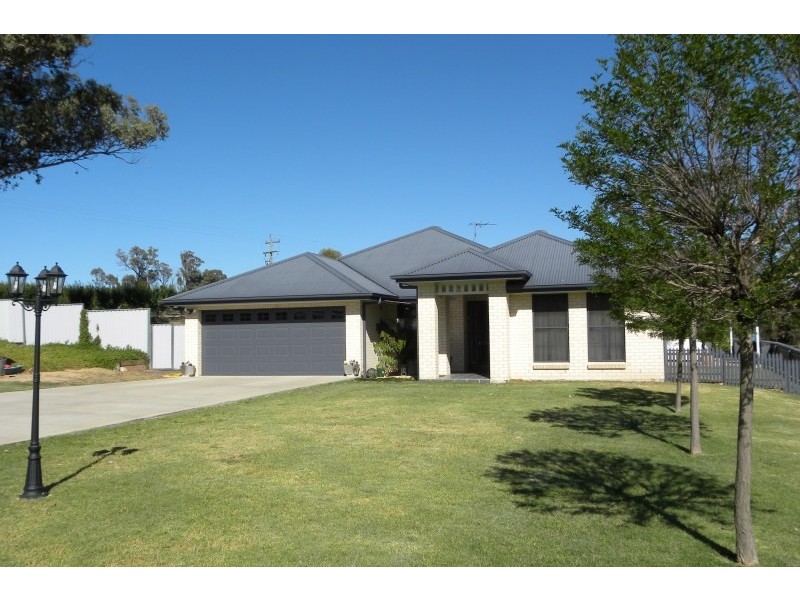 158 Chums Lane, Young NSW 2594