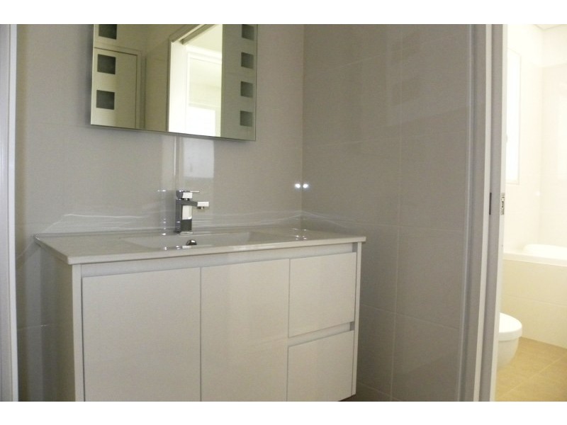 17 Henry Place, Young NSW 2594